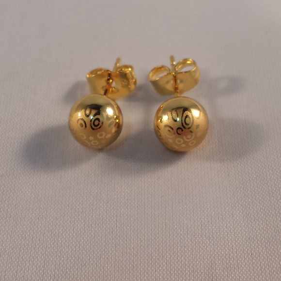 18K Yellow Gold Filled Laser Carved Smooth Ball Stud Earrings 8mm Gorgeous Gift - Picture 2 of 3